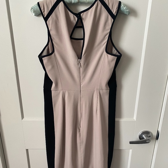 BCBGMaxAzria Dress - Picture 3 of 6